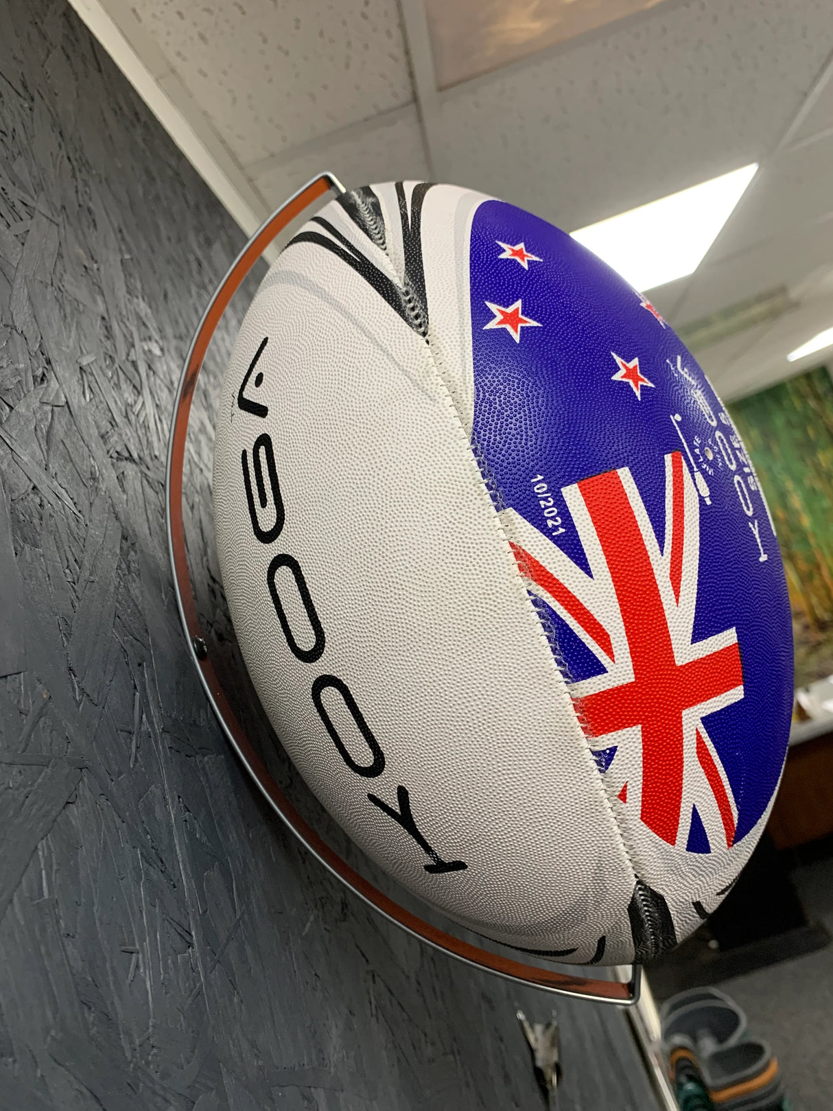 Free Instructions - How to Make WALL MOUNTED BALL HOLDER Project picture 2